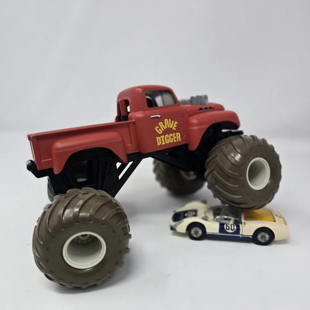 Monster Jam Grave Digger Red Truck‎  Diecast